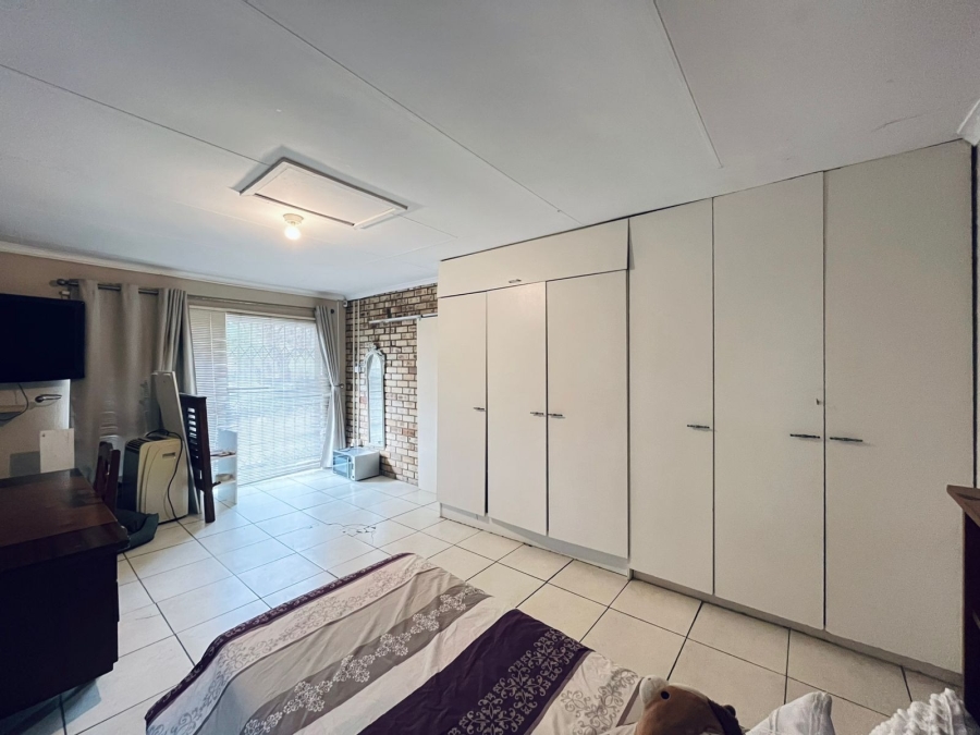3 Bedroom Property for Sale in Protea Park North West